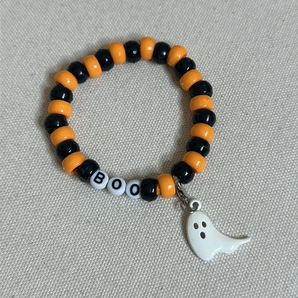 NWT 4 Handmade Halloween Bracelet Set Boo  Happy Halloween With Ghost Charm - Picture 2 of 7